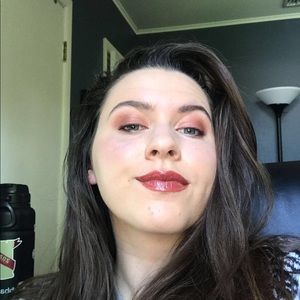 Meet your Posher, Alexis